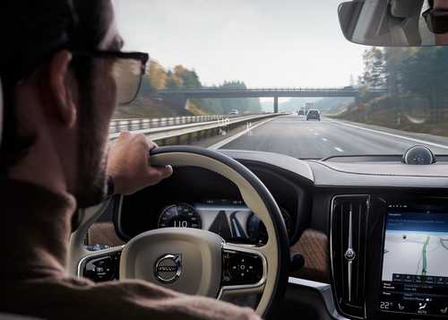 Volvo-S90-XC90-V90-Sensus-Navigation